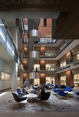 KGM-Lighting-Designer-Arizona-State-University-School-of-Earth-and-Science-Exploration-Skylight-Lounge - Natural light floods the five-story atrium space