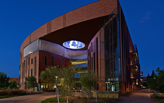 aMcCord105 720 en carey school of business 02